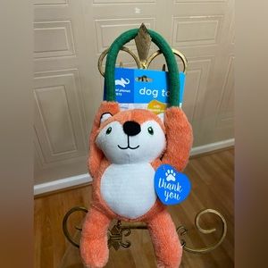 - Animal Planet. Plush  Rope With Squeaker.